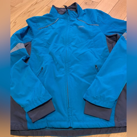 Be ready for spring sports in this Running Room coat! - Picture 1 of 5